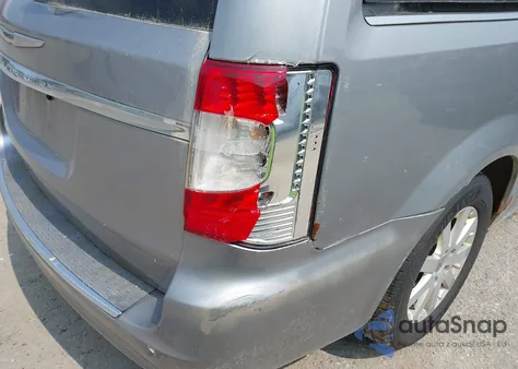 2014 Chrysler Town & Country Touring z USA, uszkodzony, nr VIN 2C4RC1BG4ER211522